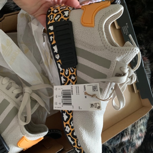 Adidas - Picture 5 of 13